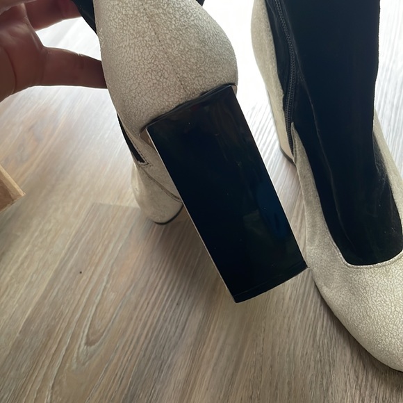 Black and white booties - Picture 6 of 7